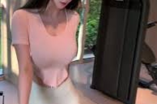 百万粉丝女网红晒捐款1047万截图并回应：两位粉丝捐出1千万个人捐了47万